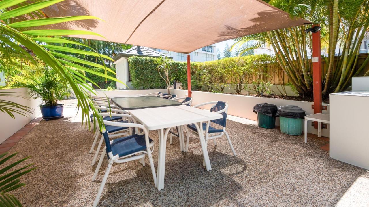 Burleigh On The Beach Gold Coast Exterior photo