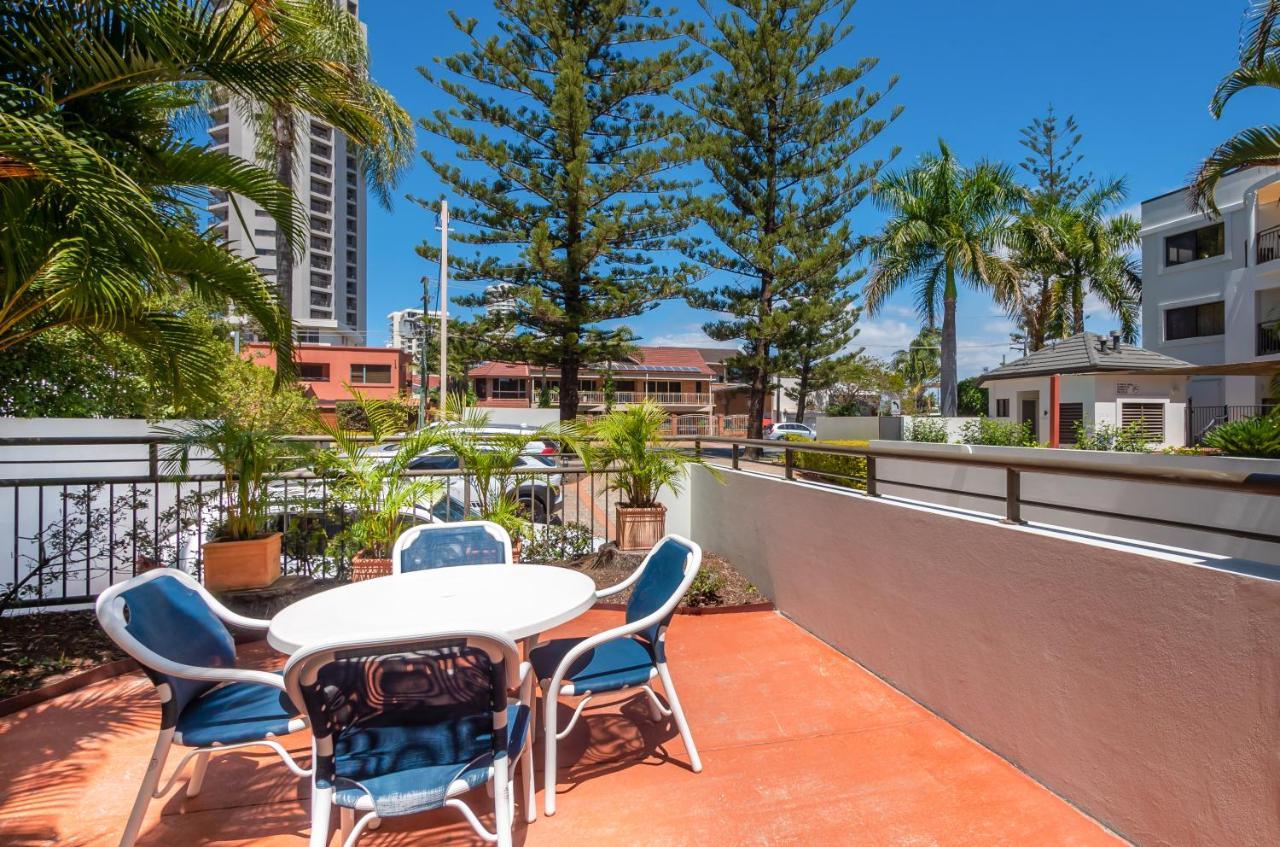 Burleigh On The Beach Gold Coast Exterior photo